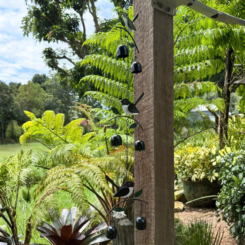 Metal Willie Wagtail Rain Bell